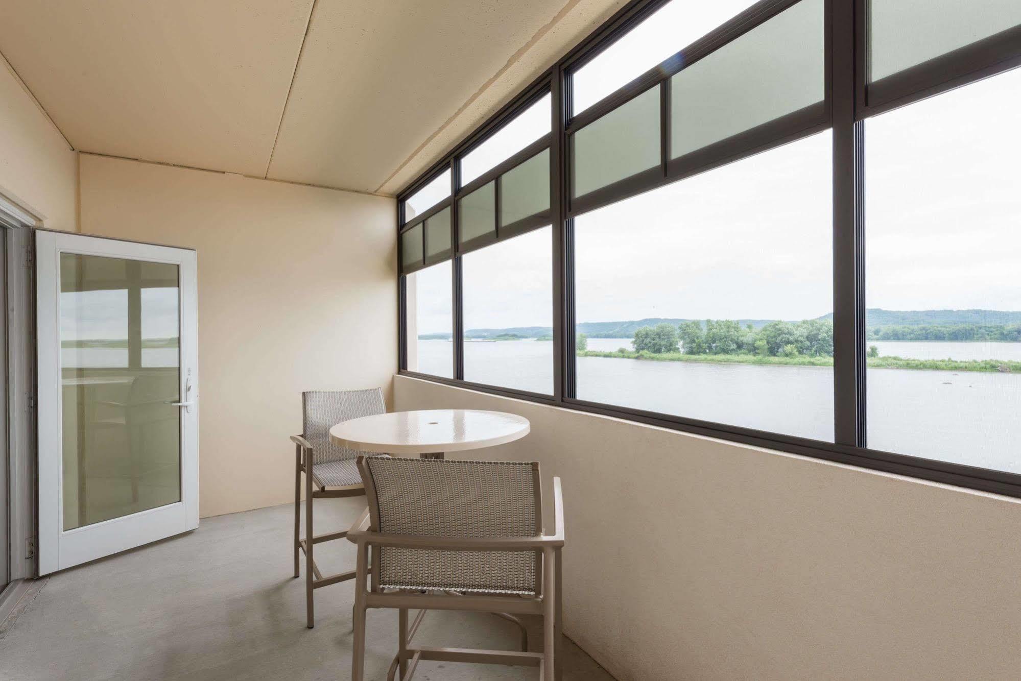 Baymont By Wyndham Bellevue Hotell Eksteriør bilde